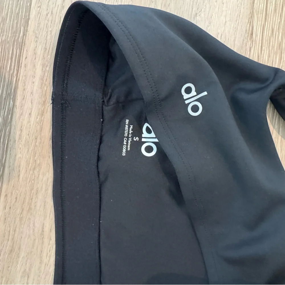 Alo Black Sports Bra - Picture 3 of 3